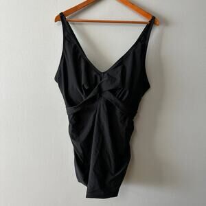 NEW Womens Size 24w Yonique Black Tankini Swim Top